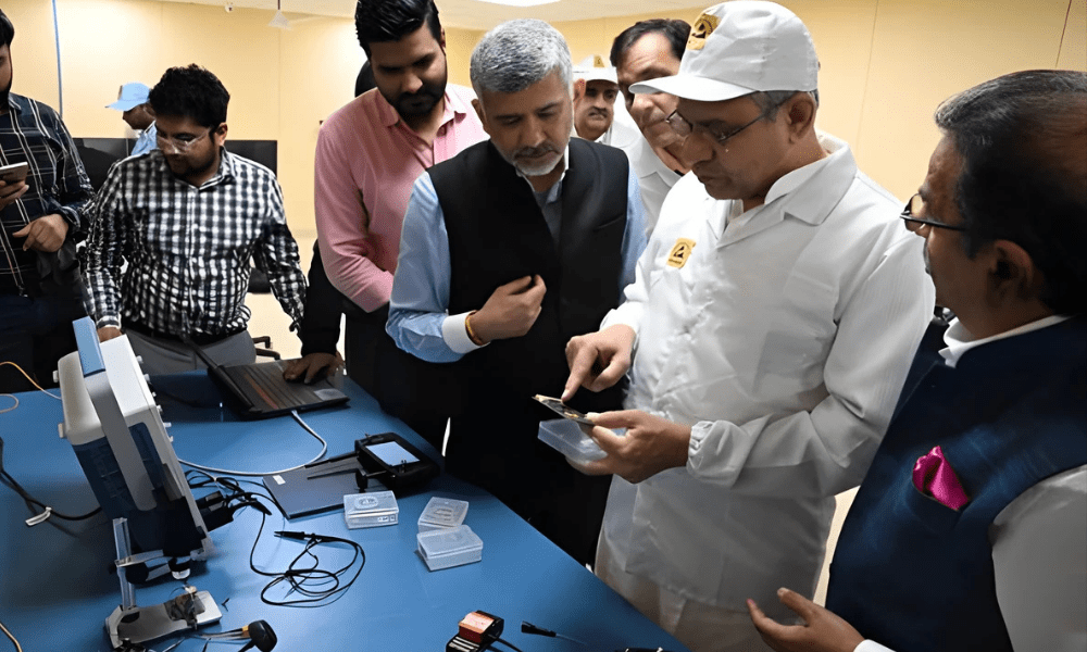 Union Minister Ashwini Vaishnaw inaugurates India’s first Tempered Glass Manufacturing Facility for Mobile Devices at Noida